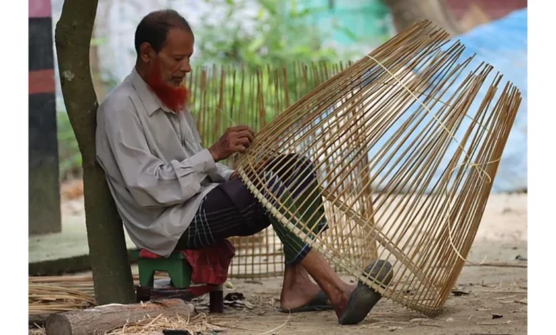 পলোডাঙ্গা গ্রামের পলো বানানো