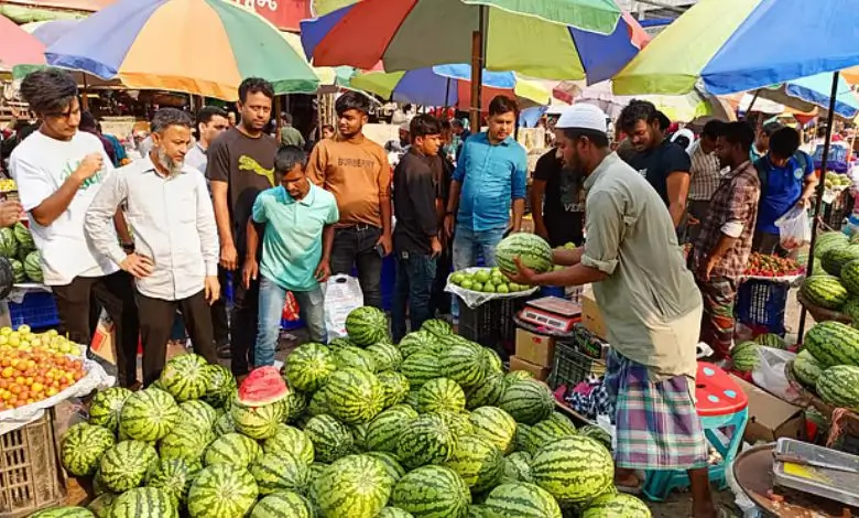 রোজার আগে বাজারে এলো তরমুজ – দাম ও গুণাগুণ জানুন