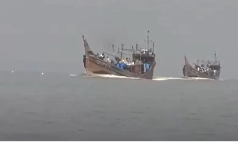 বঙ্গোপসাগরে ৫৮ দিনের মাছ ধরার নিষেধাজ্ঞা শুরু: জেলেদের দীর্ঘদিনের দাবি পূরণ