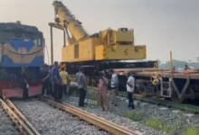 রেল সংযোগে ব্যাঘাত, যাত্রী দুর্ভোগ চরমে