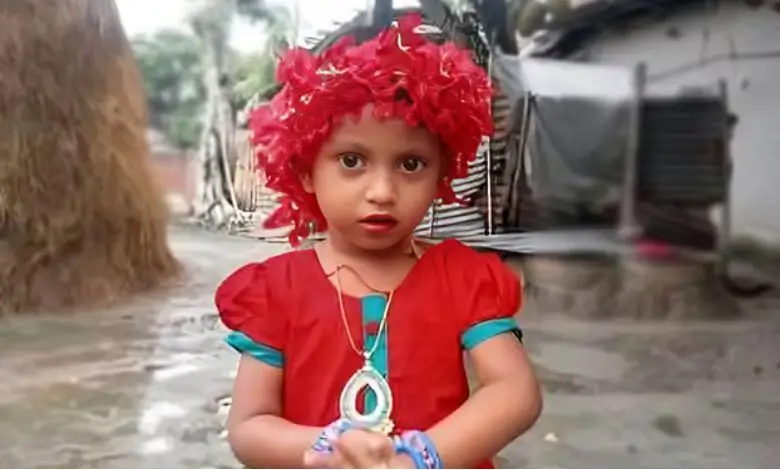 ছোট্ট রদিয়ার লাল টুকটুকে জামা পরা ছবিটি এখন শুধুই স্মৃতি