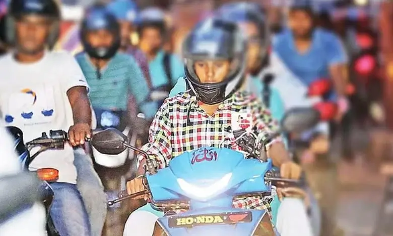রাইড শেয়ারিং চালকদের শ্রমিক স্বীকৃতির পথে বাংলাদেশ