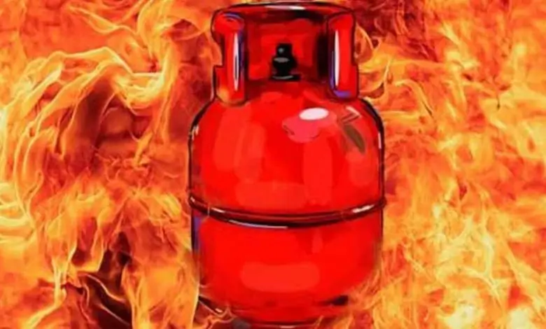 গাজীপুরে গ্যাস সিলিন্ডার বিস্ফোরণে দগ্ধ ৫ জনের সবাই মারা গেলেন