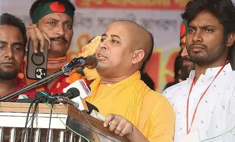 আইনজীবী হত্যা ও রাষ্ট্রদ্রোহ মামলায় চিন্ময় দাসকে কারাফটকে জিজ্ঞাসাবাদের নির্দেশ