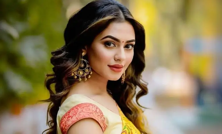 বিমানবন্দরে অভিনেত্রী নুসরাত ফারিয়া গ্রেফতার, ডিবি হেফাজতে