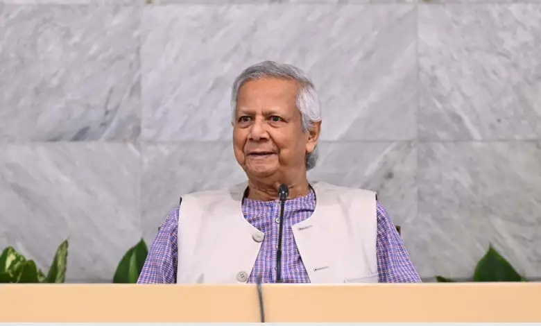 ধস নামা পুঁজিবাজার নিয়ে আজ বৈঠকে বসছেন প্রধান উপদেষ্টা