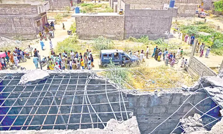 ভারত-পাকিস্তানের পাল্টাপাল্টি হামলা অব্যাহতরয়টার্স