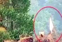 ভারত সাদা পতাকা উড়িয়ে আত্মসমর্পণের ইঙ্গিত দিয়েছে