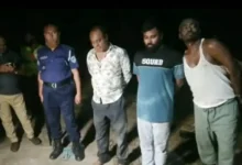খুলনায় সন্ত্রাসী গ্রেনেড বাবুর সহযোগী কালা তুহিনসহ গ্রেফতার ৩, অস্ত্র ও গুলি উদ্ধার