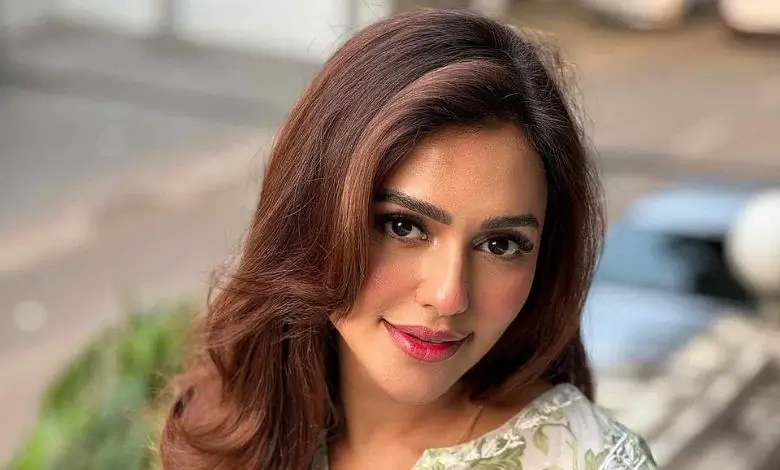 নুসরাত ফারিয়ার গ্রেপ্তারে নীরব চলচ্চিত্র শিল্পী সমিতি, সরব অভিনয় শিল্পী সংঘ