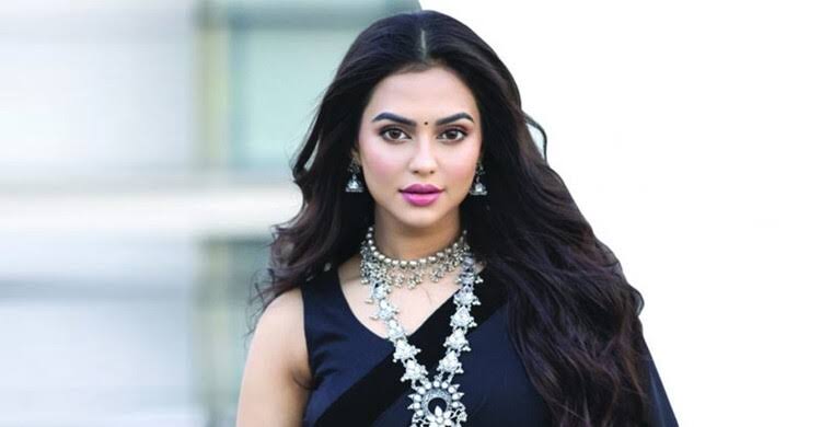 জিজ্ঞাসাবাদ শেষে গ্রেপ্তার, আগামীকাল আদালতে তোলা হবে নুসরাত ফারিয়াকে।