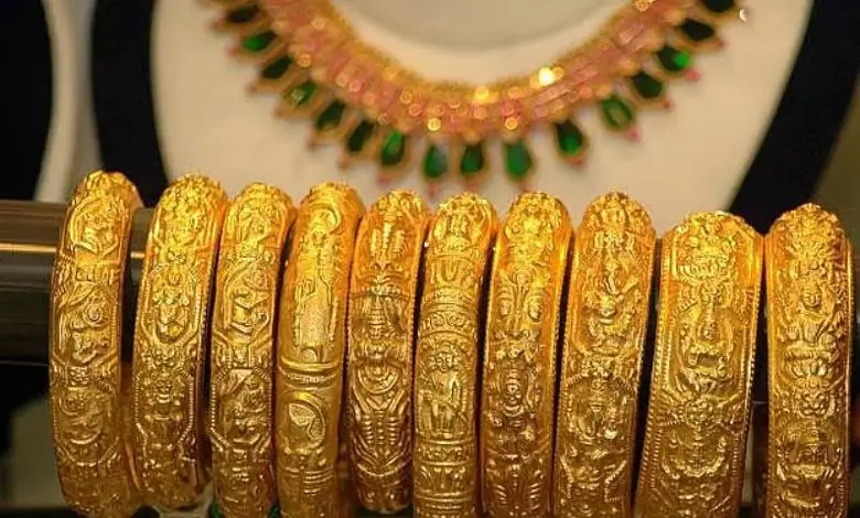 সোনার আমদানিতে নতুন কড়াকড়ি: বাজারে দাম আরও বাড়ার শঙ্কা