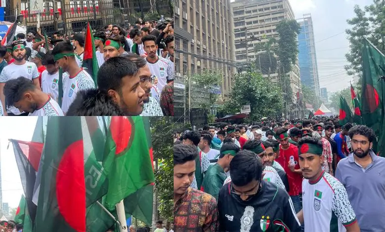 সিঙ্গাপুর বধের অপেক্ষায় স্টেডিয়াম জুড়ে জনসমুদ্র