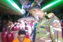 অতিরিক্ত ভাড়া আদায়, সেনাবাহিনীর অভিযানে ফেরত পেলেন যাত্রীরা