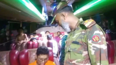 অতিরিক্ত ভাড়া আদায়, সেনাবাহিনীর অভিযানে ফেরত পেলেন যাত্রীরা