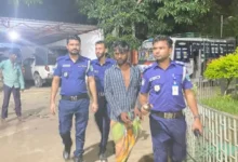 চলন্ত বাসে তরুণীকে ধর্ষণ, গ্রেপ্তার বাসচালক।