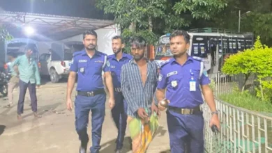 চলন্ত বাসে তরুণীকে ধর্ষণ, গ্রেপ্তার বাসচালক।