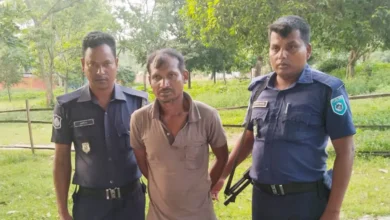 দেবীগঞ্জে সেনাবাহিনী-পুলিশের অভিযানে জাল নোটসহ প্রতারক চক্রের এক সদস্য গ্রেফতার