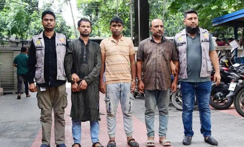ডিবি পুলিশকে লক্ষ্য করে গুলি, শীর্ষ সন্ত্রাসী বাপ্পিসহ গ্রেফতার ৩