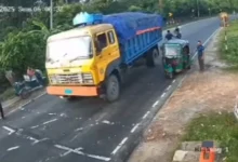 সংকেত অমান্য করা বাইক ধরতে গিয়ে পা হারালেন পুলিশ সদস্য