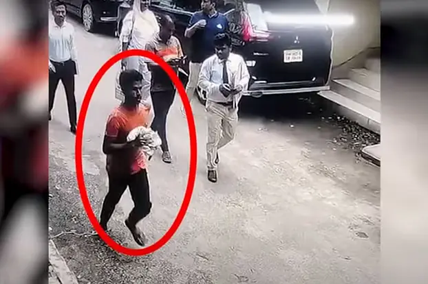 পুলিশকে কামড় দিয়ে ঢাকার আদালত থেকে পালালেন খুনের আসামি