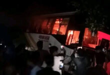 ময়মনসিংহের ফুলপুরে বাস-মাহিন্দ্রা সংঘর্ষে নিহত ৫