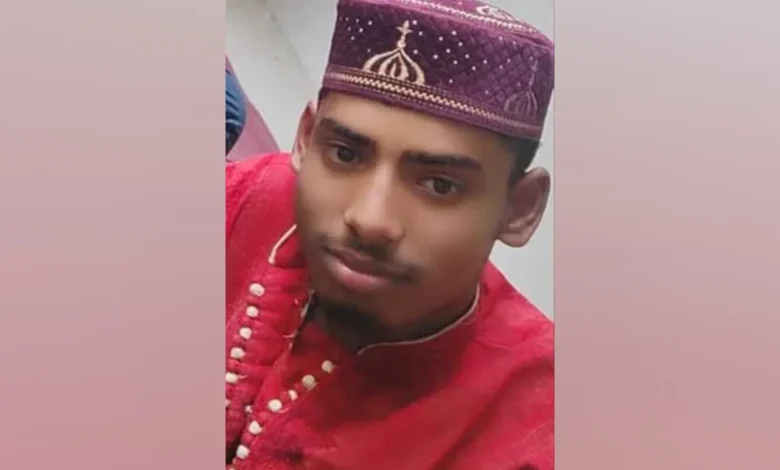 নড়াইলে বজ্রপাতে বাবার সামনে ছেলের মৃত্যু