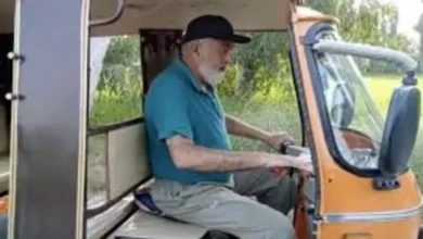 অবসর সামনে, তাই অটোরিকশা চালাচ্ছেন বিশ্ববিদ্যালয়ের ভিসি