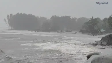 কক্সবাজার উপকূল প্লাবিত, সাগর উত্তাল নিম্নচাপের প্রভাবে