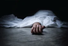 ঘরের মেঝেতে স্ত্রীর আর রাস্তার পাশে স্বামীর মরদেহ, নির্বাক ৮ বছরের ছেলে