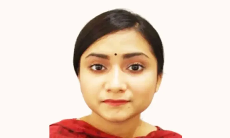 এবার ডিবি হেফাজতে মেজর সাদিকের স্ত্রী