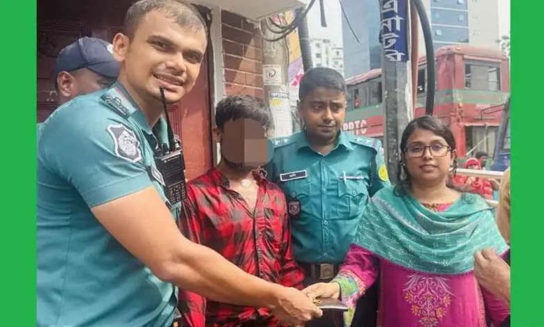 চিৎকার শুনে ছিনতাইকারীকে দৌড়ে ধরলেন সার্জেন্ট, সোনার চেইন উদ্ধার