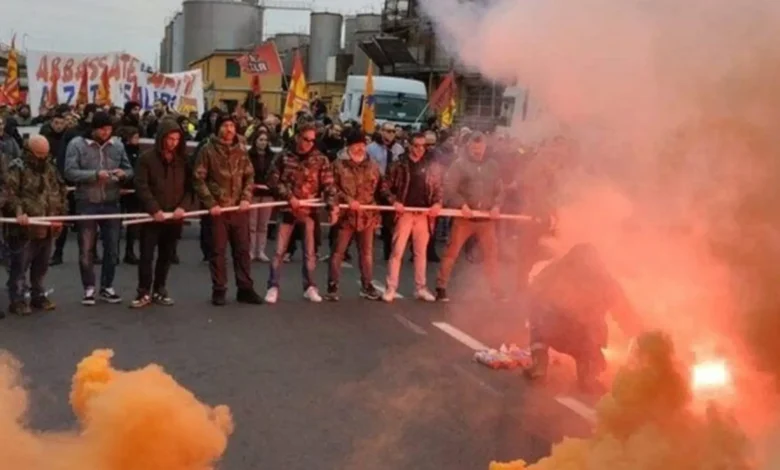 ইসরাইলগামী সৌদি জাহাজে অস্ত্র বোঝাই করতে অস্বীকৃতি জানালেন ইতালির বন্দরকর্মীরা