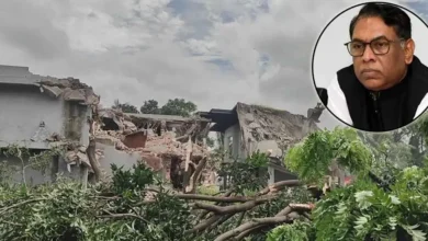 গুঁড়িয়ে দেওয়া হলো সাবেক প্রতিমন্ত্রী নসরুল হামিদের বাংলোবাড়ি