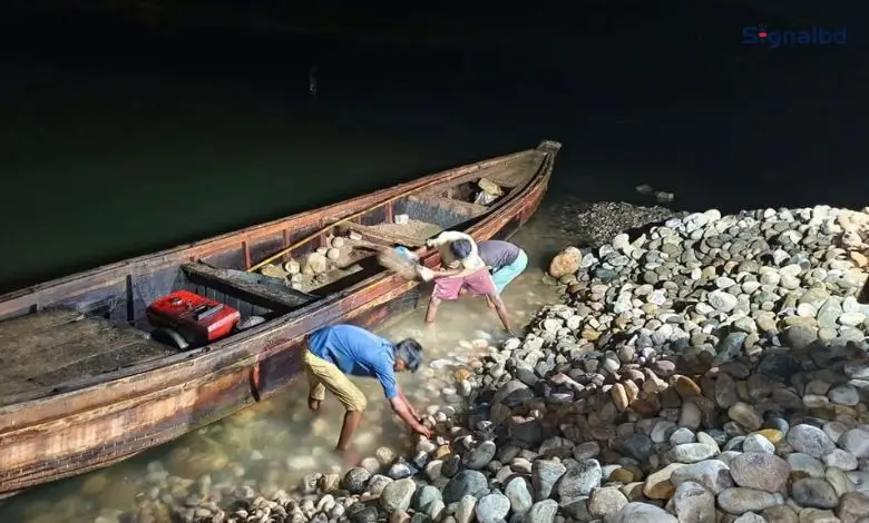 পাথর লুটের ঘটনায় হাইকোর্টের কড়া নির্দেশনা: ২০০০ জনের বিরুদ্ধে মামলা