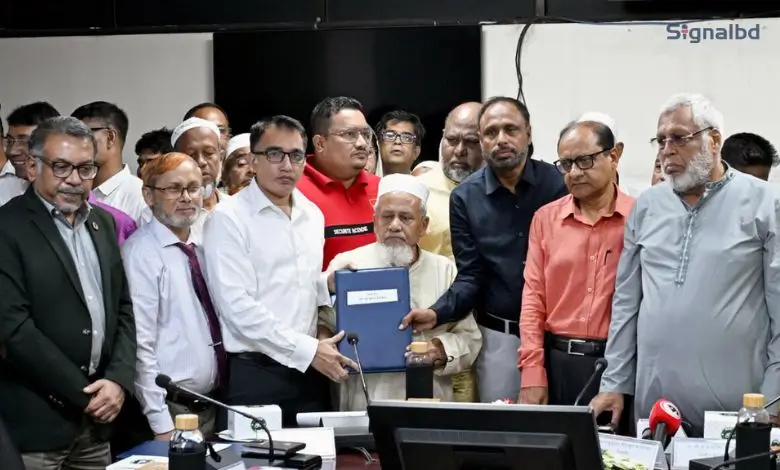 ঐতিহাসিক সিদ্ধান্ত: বাংলাদেশ রেলওয়ে দিল ধর্মীয় সম্প্রীতির নজির