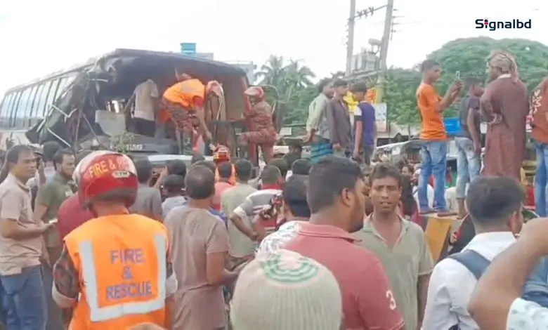 ফরিদপুরে বাস দুর্ঘটনা মুখোমুখি সংঘর্ষে নারীসহ নিহত ৩, আহত বহু