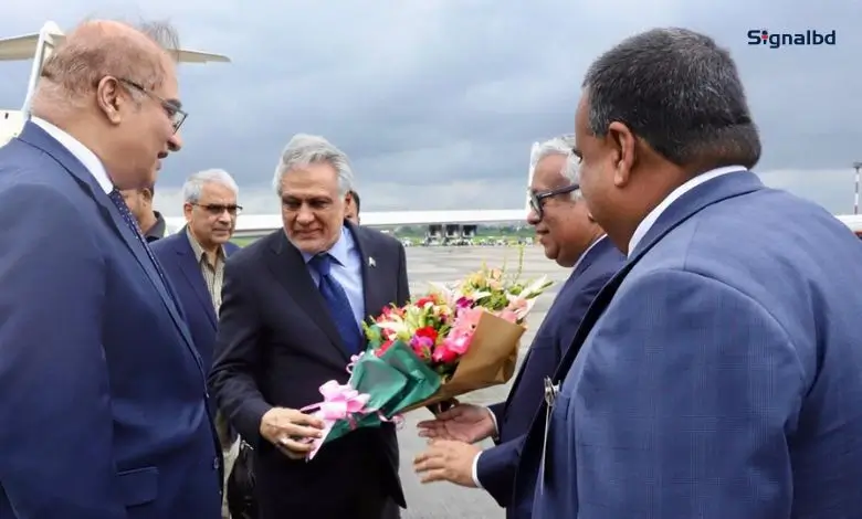 দুই দিনের রাষ্ট্রীয় সফরে ঢাকায় পাকিস্তানের উপ-প্রধানমন্ত্রী ইসহাক দার