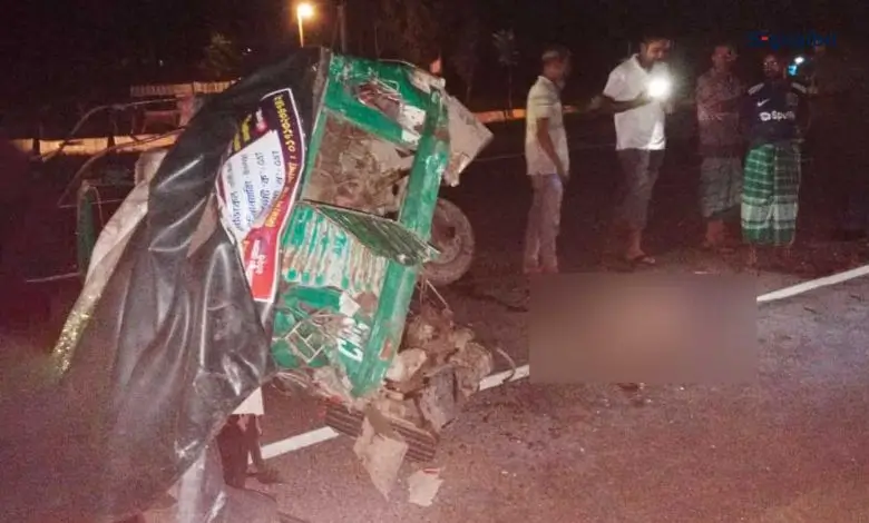 শাজাহানপুরে অটোরিকশায় অজ্ঞাত গাড়ির ধাক্কা, নিহত ১