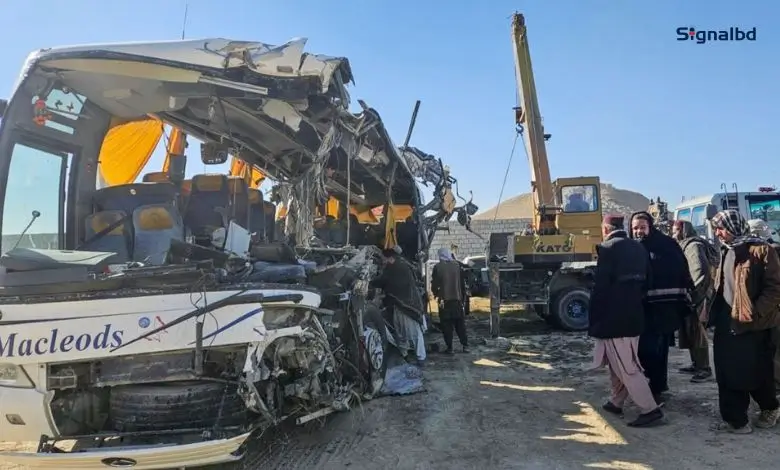 আফগানিস্তানে ভয়াবহ সড়ক দুর্ঘটনায় নিহত ৭১ জন