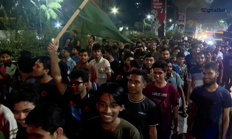 শিক্ষা উপদেষ্টা ও জনপ্রশাসন সচিবের আশ্বাসে ক্যাম্পাসে ফিরলেন বুয়েট শিক্ষার্থীরা