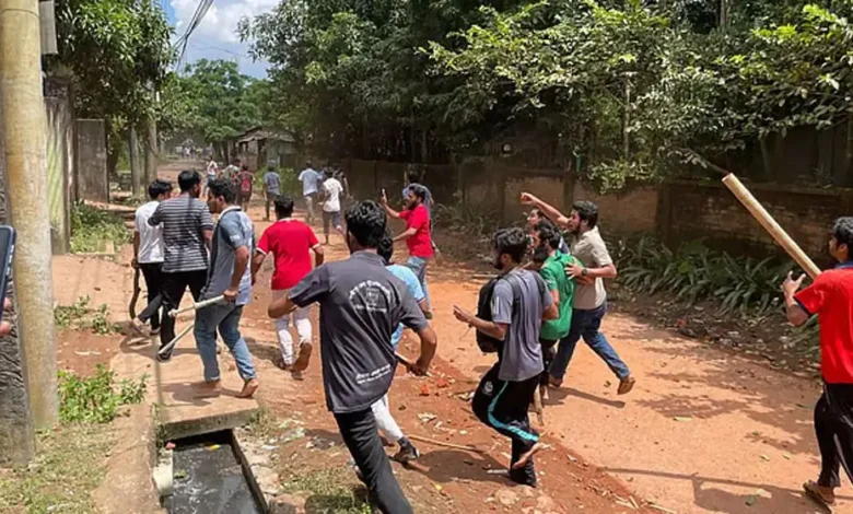 চবি শিক্ষার্থীদের সঙ্গে স্থানীয়দের সংঘর্ষ কী নিয়ে?