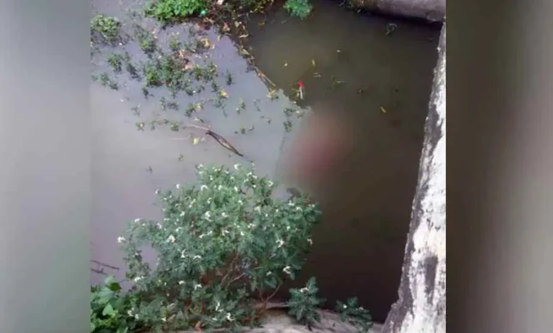 ব্রিজের নিচে নারীর মরদেহ কিভাবে এলো, জনতার ভিড়