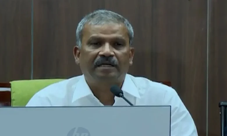লাখে লাখে মানুষ জাল নথি বানালে কিছু করার থাকে না: আসিফ নজরুল