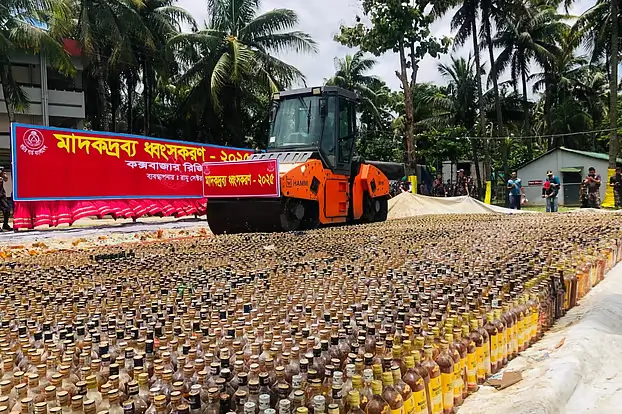 সীমান্তে উদ্ধারকৃত বিপুল মাদক ধ্বংসে বিজিবির কঠোর পদক্ষেপ