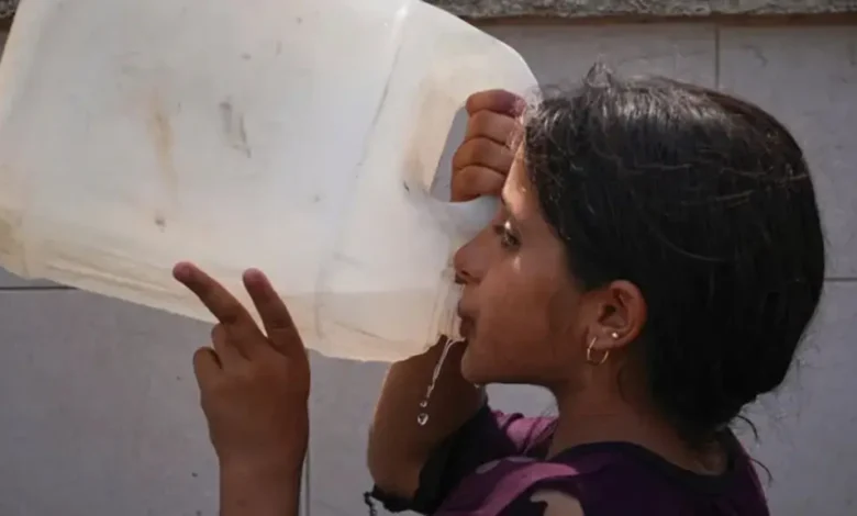 গরম আর তৃষ্ণা গাজাবাসীকে দুষিত পানি পান করতে বাধ্য করছে