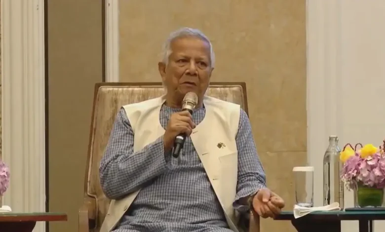 আমরা এখন নির্বাচিত প্রতিনিধিদের কাছে ক্ষমতা হস্তান্তরে প্রস্তুত: প্রধান উপদেষ্টা