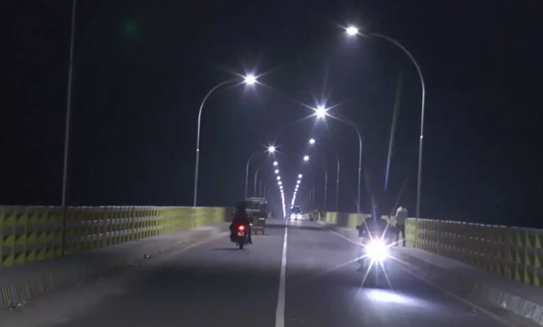 ২১ দিনের অন্ধকার কাটিয়ে আলোকিত মওলানা ভাসানী সেতু