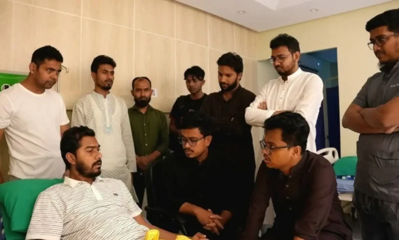 নুরকে দেখতে হাসপাতালে ভিপি সাদিক কায়েম