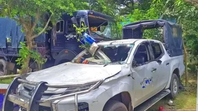 ভাঙ্গা থানা-উপজেলা পরিষদে হামলা, মসজিদে আশ্রয় নিলেন পুলিশ সদস্যরা